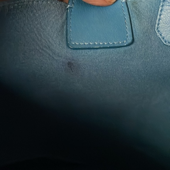 REDUCED! ⬇️GIVENCHY Easy Tote Bag - Picture 14 of 16